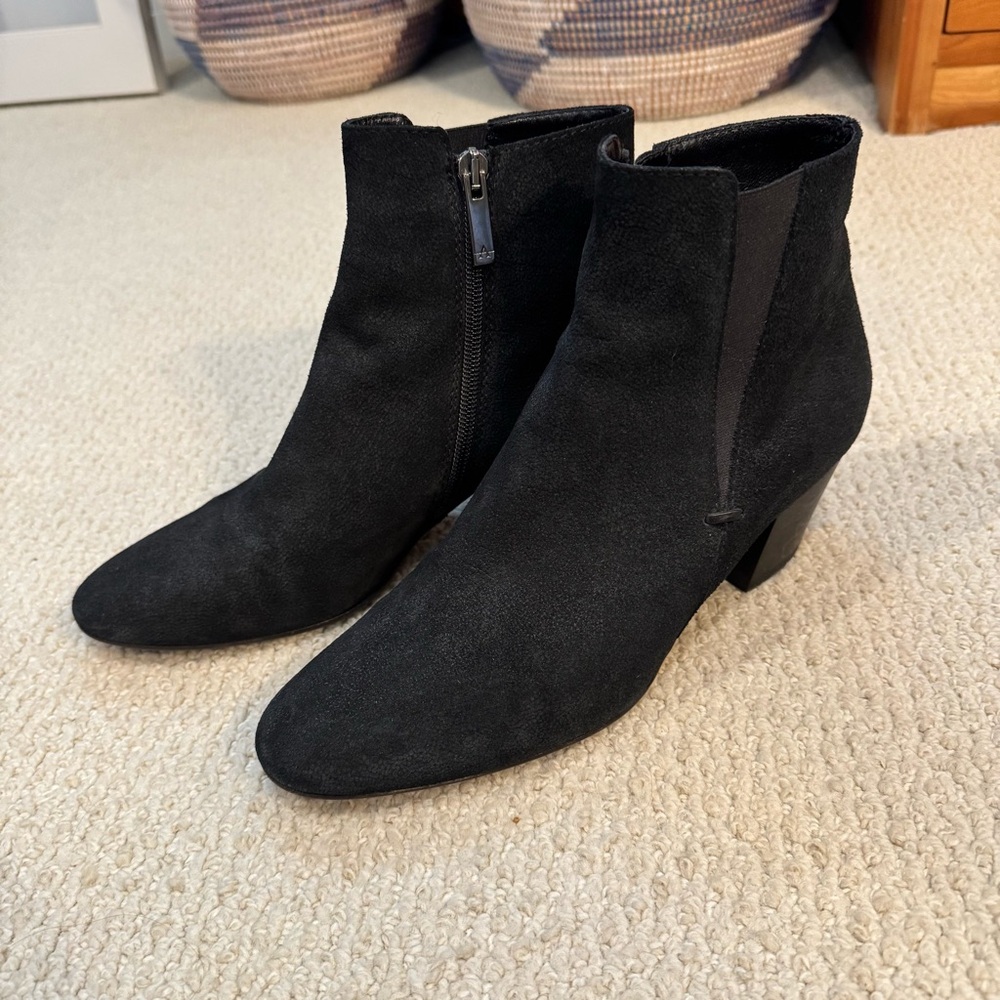 Aquatalia Classic Black Suede Booties Size 9